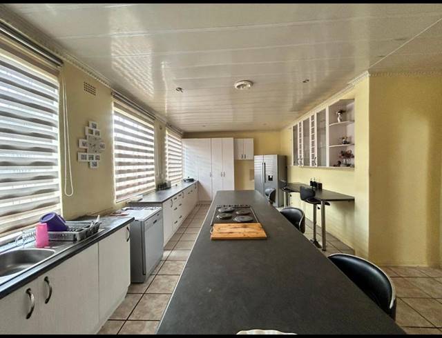 3 BEDROOM HOUSE FOR SALE IN SPRINGS CENTRAL